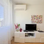 Zara - Wifi, Ac, 4 Pers * Nicea